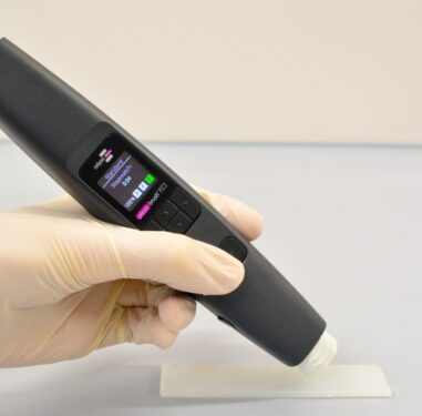 piezobrush PZ3 handheld plasma treatment
